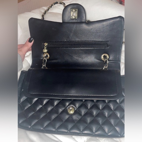 Chanel purse duuuppe - Picture 2 of 3